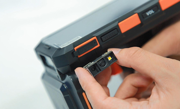 手持设备嵌入条码远距离识别模块，条码识别隔老远也能秒扫