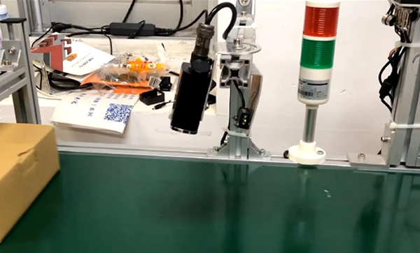 lv3000u plus扫码器用于制造业，扫描PCB二维码